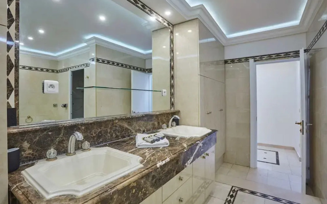 Superb Apartment Center of Paris/montmartre