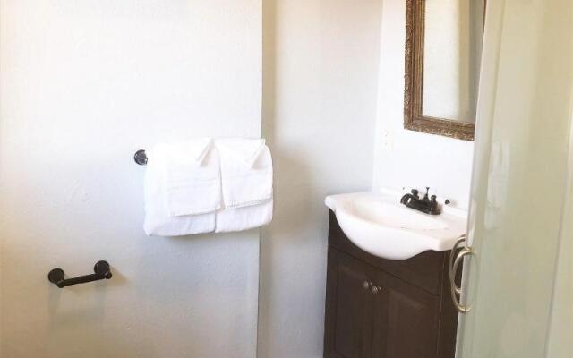 College Inn Hotel