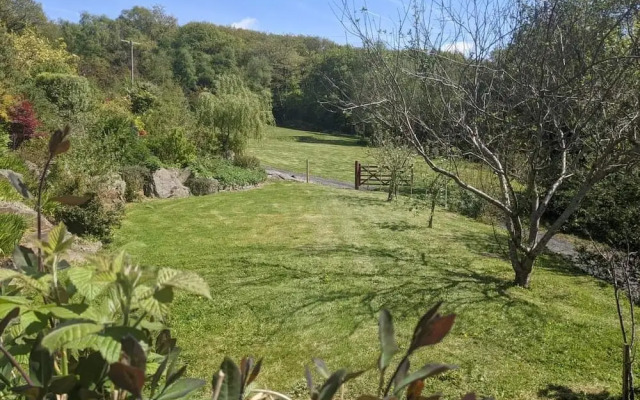 Cwmbach Cottages