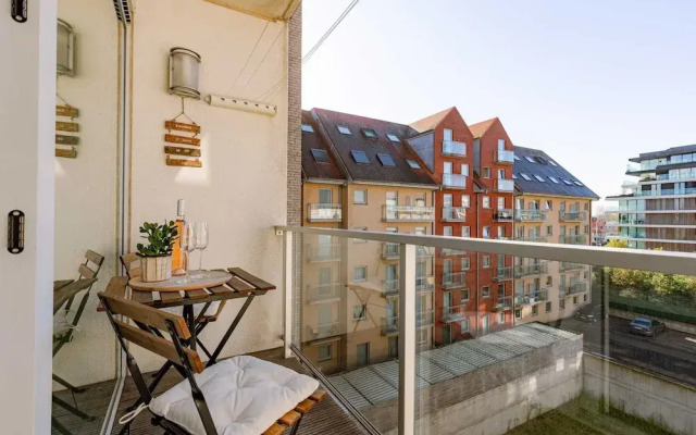 Cozy Apartment for 4 With Parking