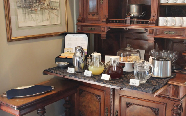 Simpson House Inn