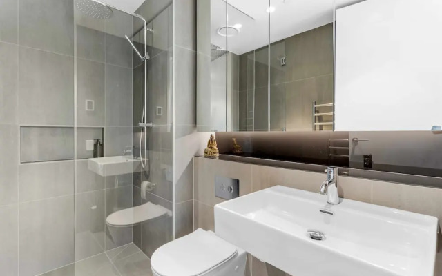 Catalina Bay 2BR w Balcony Views by Zodiak Stays