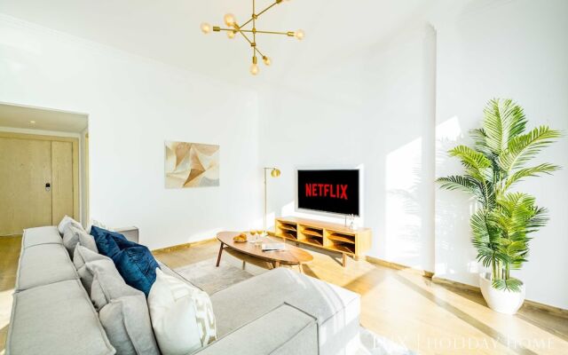 LUX The JBR Beach Sea View Suite