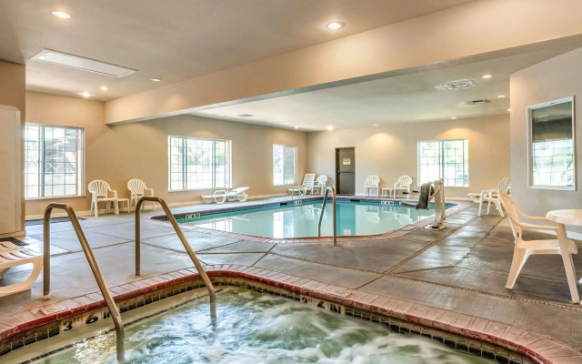 Comfort Inn & Suites Galt - Lodi North