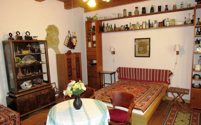 Room in Farmhouse - Rustic Charm - two Bedroom Suite 8601