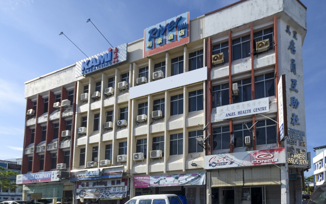 River Inn by OYO Rooms
