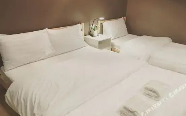 Room@Doze Apartments