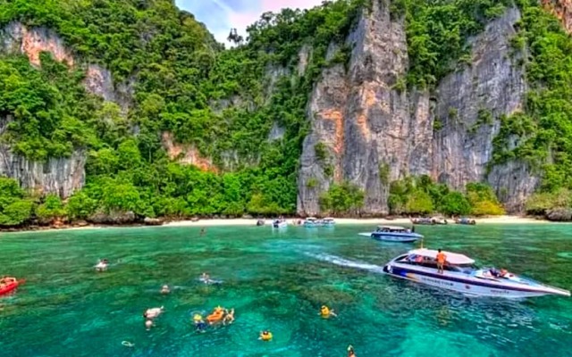 Baan Aree Private Pool