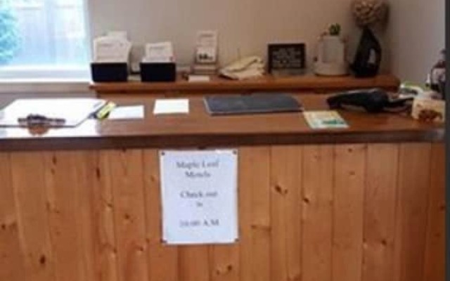 Maple Leaf Motel & RV Resort