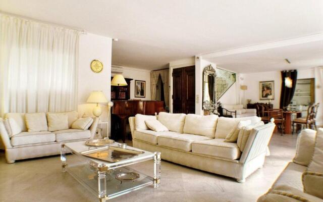 Juan Les Pins Near Cannes Beaches 1820 Guests