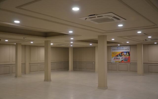 Bankey Bihari Holiday Homes By Naavagat