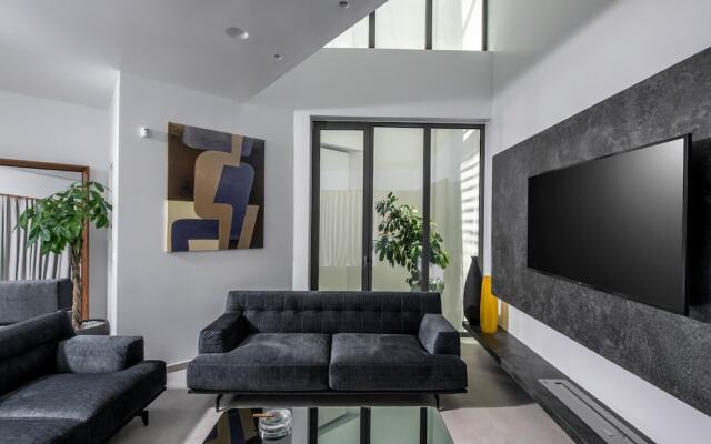 Made By The Sea Villas 17 Bdrm