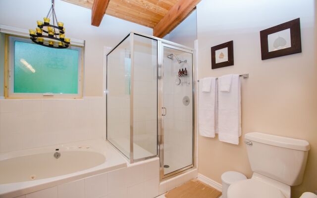 Nederland Getaway 4 Bedroom Home by RedAwning