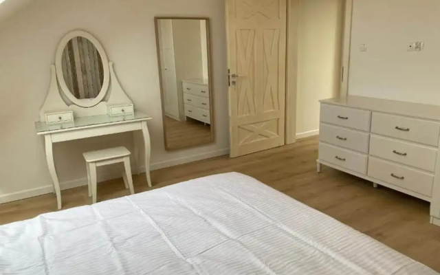 Comfortable, Convenient Holiday Apartment