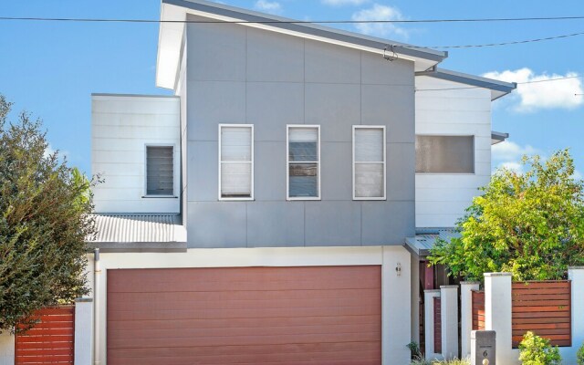 Sunny-Daze - Bonny Hills