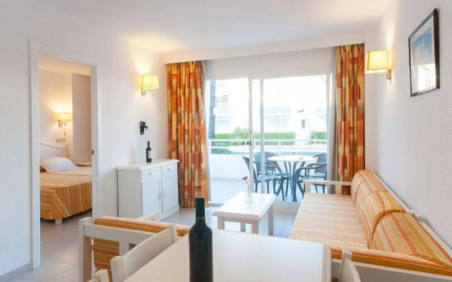 Universal Aparthotel Elisa