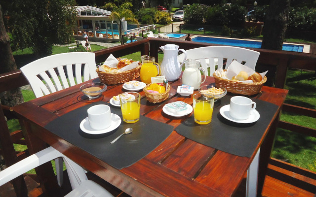 La Posta de Carilo Apart Hotel