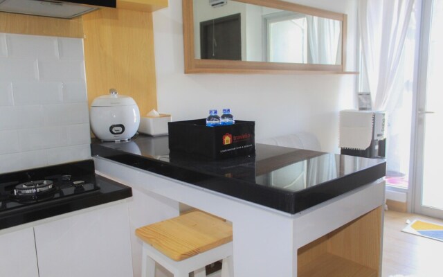 Comfortable 2BR at Emerald Bintaro Apartment