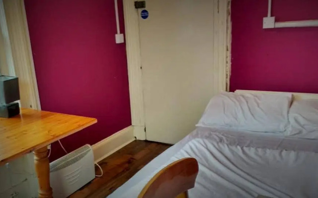 Paddy's Palace Belfast Hostel