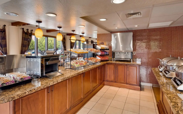 Best Western Plus Greenwell Inn