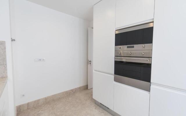 Lovelystay - Chic, Citrus Home - Private Garden And Parking