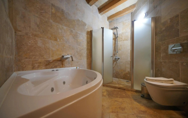 View Cave Hotel