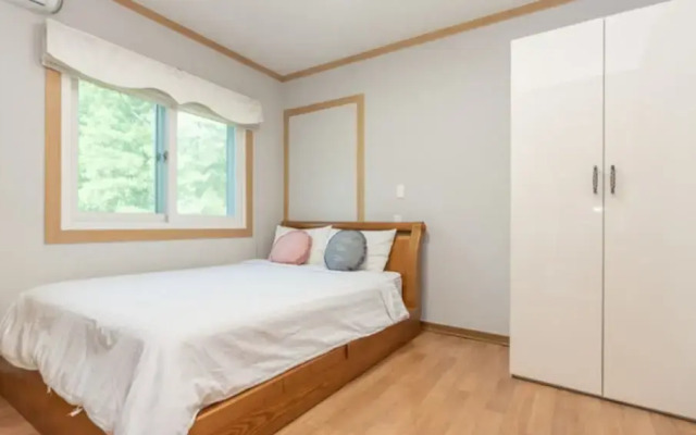 Gyeongju Woorinuri Pension