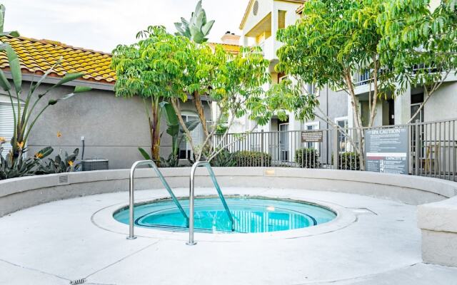 WanderJaunt - Stylish Mission Valley Apts