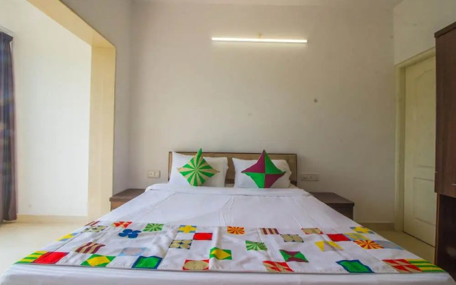 OYO Home 12319 Elegant 1BHK Near Vainguinim Beach