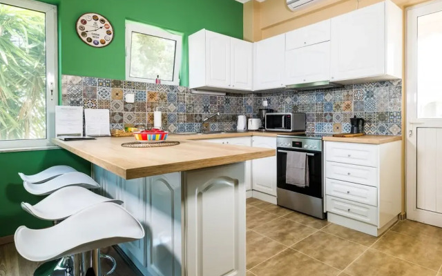 Alexander Apartments Airport