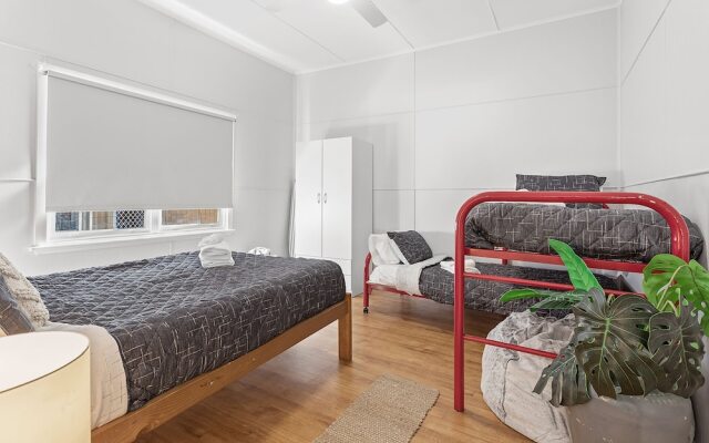 Victoria Parade, 29B