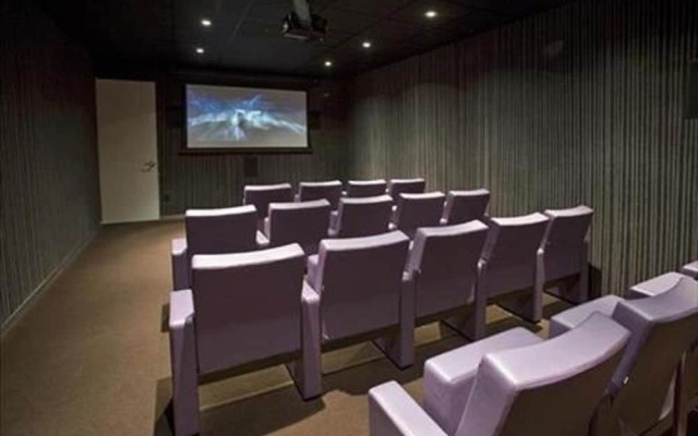 Global Luxury Suites at Greene