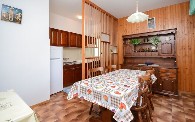 Apartments Mladen