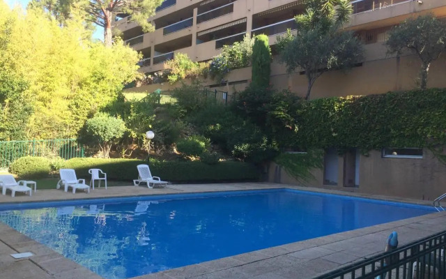 AZURELLE