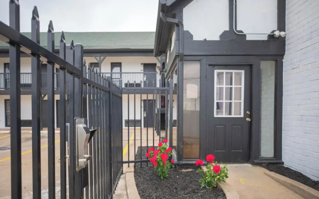 Economy Suites Extended Stay Tulsa