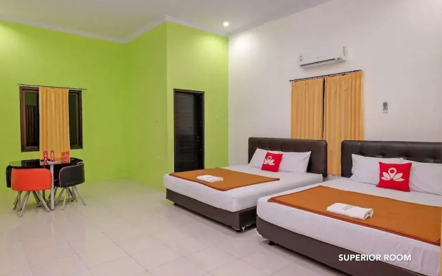 ZEN Rooms B Walk Batu