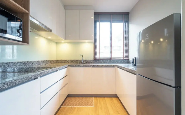 Diamond Condominium 2506