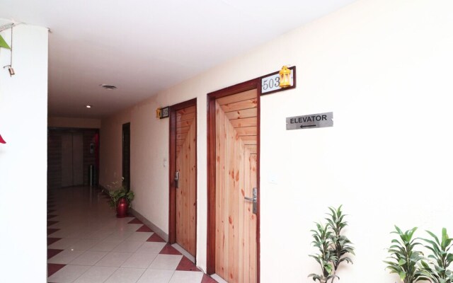 OYO 16006 Hotel Meedo's Grand
