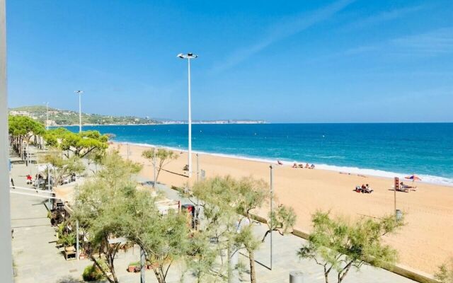 Investingspain Studio Beach Paradise Front sea Views on the Beach