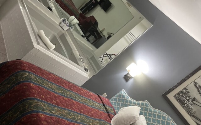 Greenwoods Inn & Suites