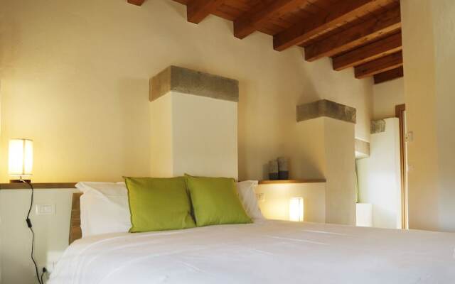 Smart Rooms & Restaurant