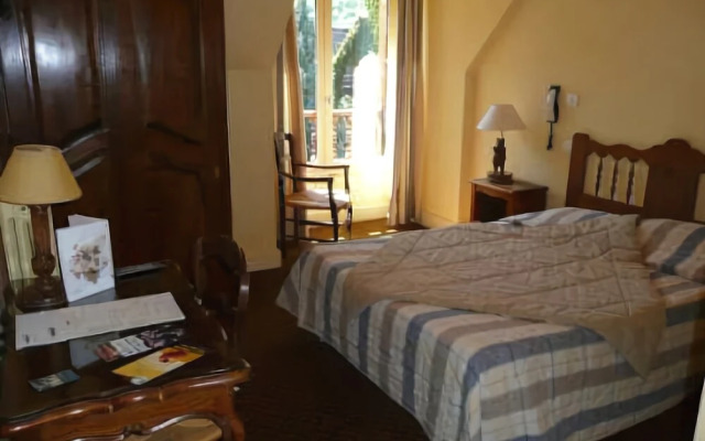 Hotel Mir