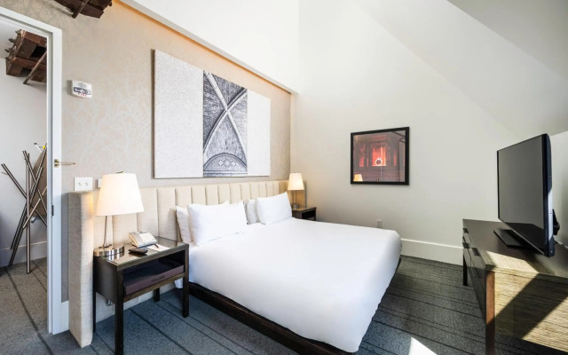 The Richardson Hotel