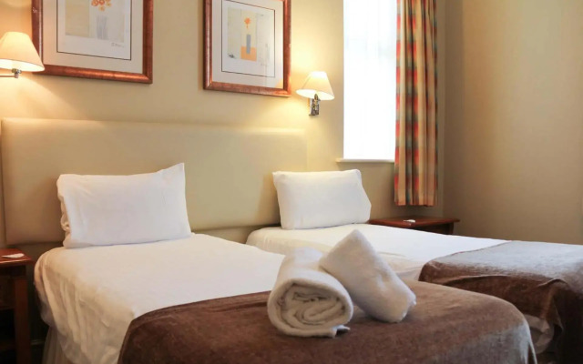 Oriel Hotel