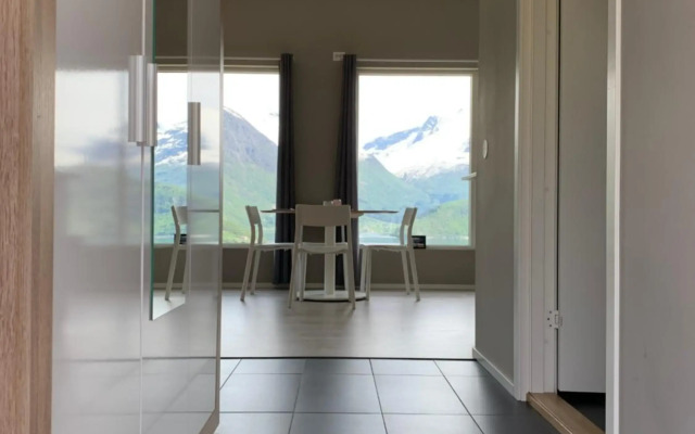 Olden Fjordhotel