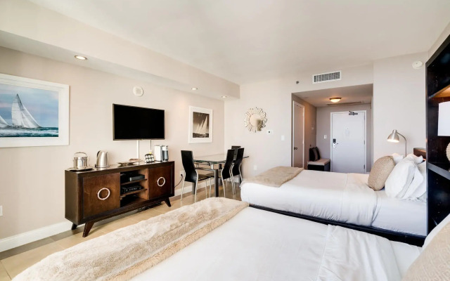 Ocean Million Dollar View Studio + Balcony #3