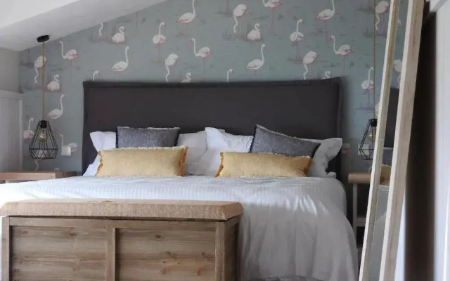 The Beach House - Studios & Suites