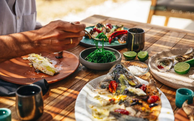 White Coast Pool Suites