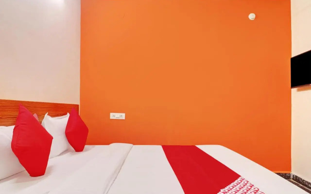 OYO Flagship 806332 Sai Mansion