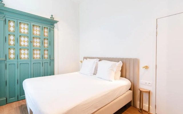 Golden Tree Hotel